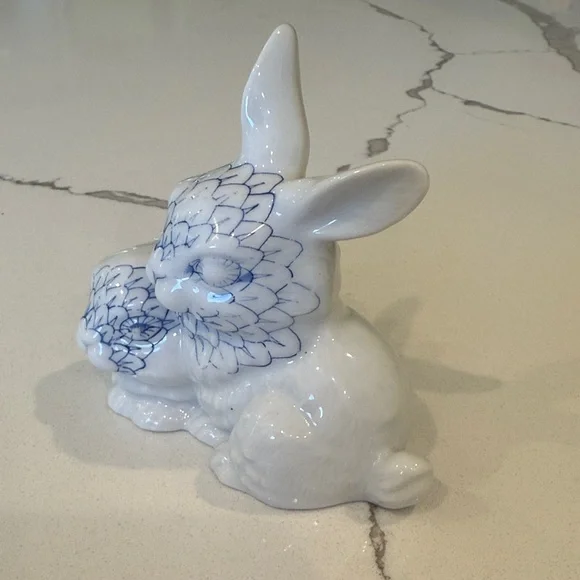 Herend Blue and White Ceramic Rabbit Pair - Picture 4 of 5